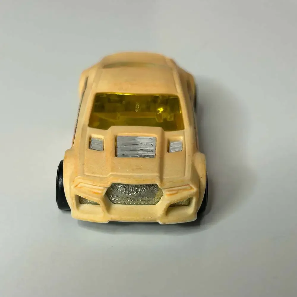 Hot Wheels Torque Twister Shark Patrol Die-Cast Toy Car